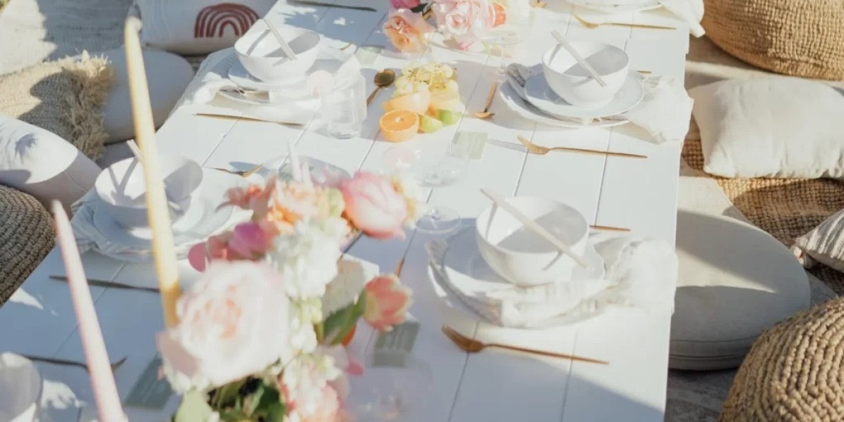 Picnic Table Hire: Stylish, Practical Seating for Outdoor Events